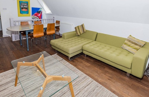 St. Ann's Chapel Ski Chalet | Modern cornwall countryside lodge with pool access