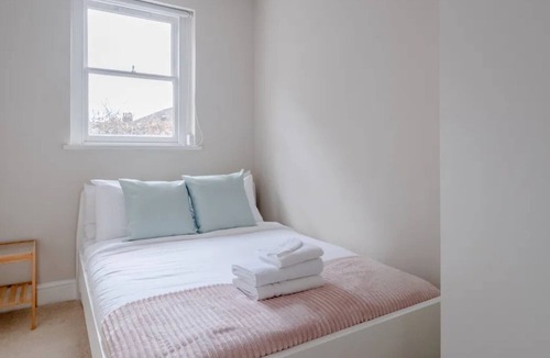 Clapham Apartment | Modern & Cosy 2BR APT next to Clapham Common!