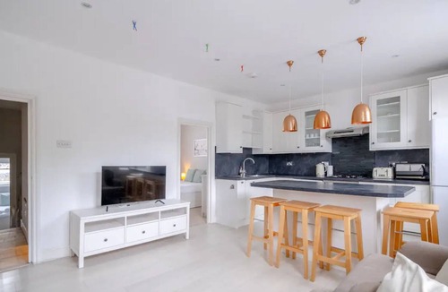 Clapham Apartment | Modern & Cosy 2BR APT next to Clapham Common!