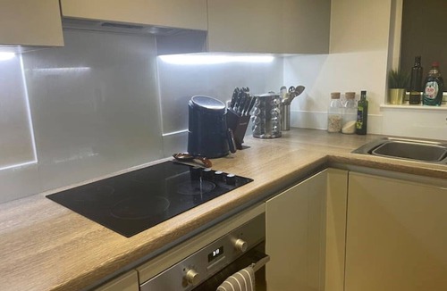 Gascoigne Apartment | Modern Cosy London 1 bed Flat