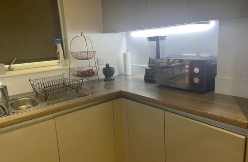 Gascoigne Apartment | Modern Cosy London 1 bed Flat