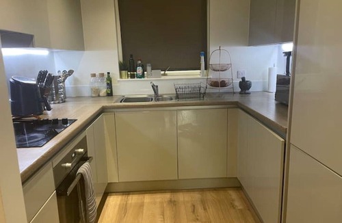 Gascoigne Apartment | Modern Cosy London 1 bed Flat