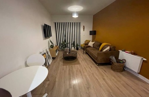 Gascoigne Apartment | Modern Cosy London 1 bed Flat