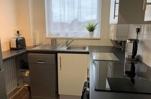 Chelmsford Apartment | Modern Cosy Warm Home With Free Parking