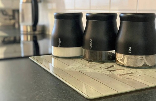 Chelmsford Apartment | Modern Cosy Warm Home With Free Parking