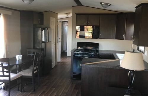 Queenston Cabin | Modern Cottage @Niagara-On-The-Lake