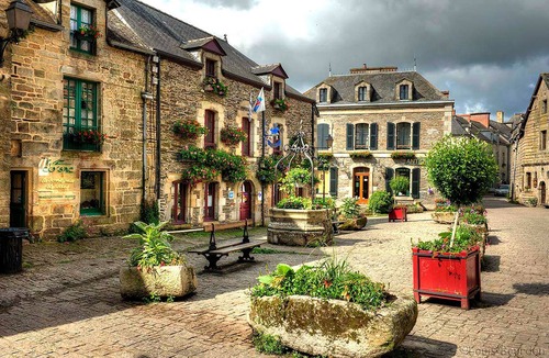 Rochefort-en-Terre Cottage | Modern cottage with terrace by a lake