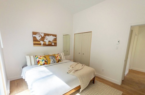 La Peche Ski Chalet | Modern Cottage, 15 min from Wakefield, Ski in-and-out (Pets welcome!)