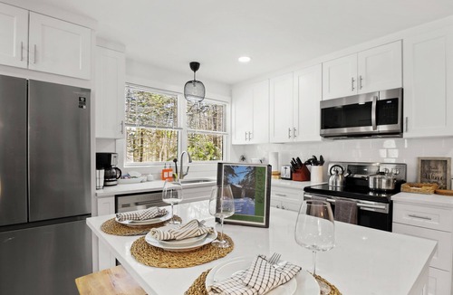 Wardsboro Ski Chalet | Modern Cottage between Stratton and Mount Snow