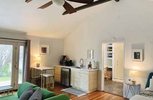 Burbank House | Modern Cottage Hideaway detached guesthouse in a quaint walkable neighborhood.