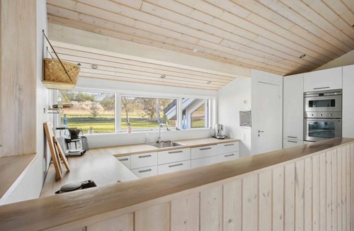 Grevinge House | Modern cottage in scenic natural setting