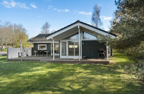 Grevinge House | Modern cottage in scenic natural setting
