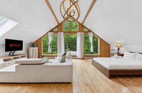 Argenteuil Regional County Municipality Ski Chalet | Modern Cottage Laurentians Private Pool & Nature