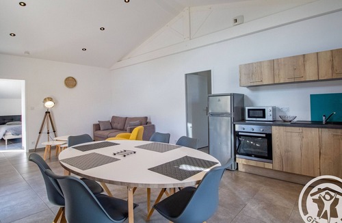 La Renaudiere Cottage | Modern Cottage near Nantes, Atlantic Coast & Puy du Fou — Ideal for Families with Scenic Pond & Terrace