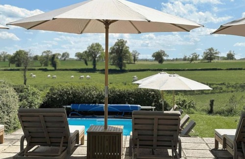 Genouillac Cottage | Modern Cottage on grounds of Chateau de Bruges with Shared pool and grounds.