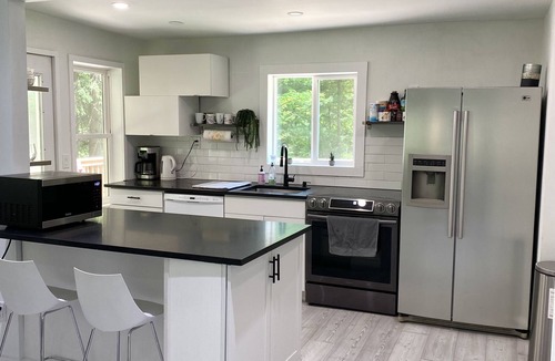 Mountainhome Cottage | Modern Cottage with Beautiful Backyard and Firepit!