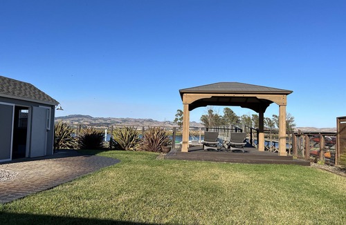 Napa Cottage | Modern Cottage with Private Dock and large yard on Napa River