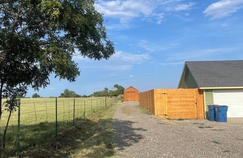 Nemo House | Modern Country Container Home - Great Location