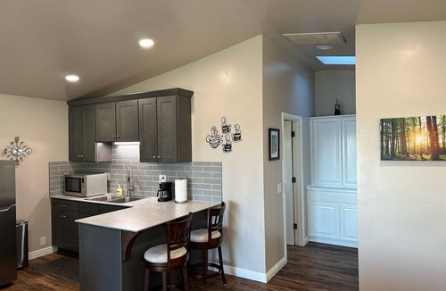 Auburn Apartment | Modern Country Studio-5 Min. to Hiking Trails and Old Town Auburn. Private yard.