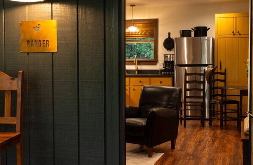 Dennis Cabin | Modern Cowboy Cabin with Scenic Country Views