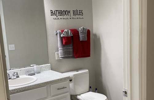 Greater Greenspoint Apartment | Modern Cozy 1bd/1ba 15mins from IAH