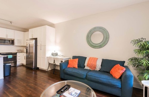 Dilworth Apartment | Modern Cozy 1BR ◉ Gym ◉ Balcony ◉ Free Parking