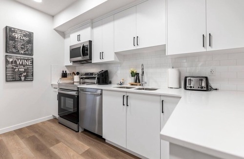 Southeast Calgary Apartment | Modern & Cozy 2-Bedroom Suite in Mahogany