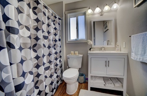 Northgate House | Modern & Cozy 2 BR Townhouse