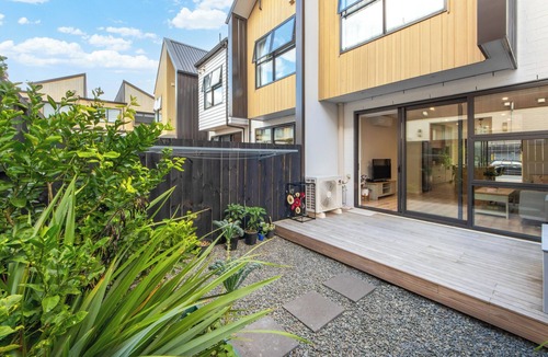 Hobsonville House | Modern & Cozy 2BR Harborlight Terrace