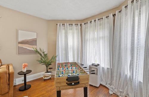 Southside Apartment | Modern Cozy 2BR Near Syracuse University, Destiny USA, Zoo & Downtown Syracuse