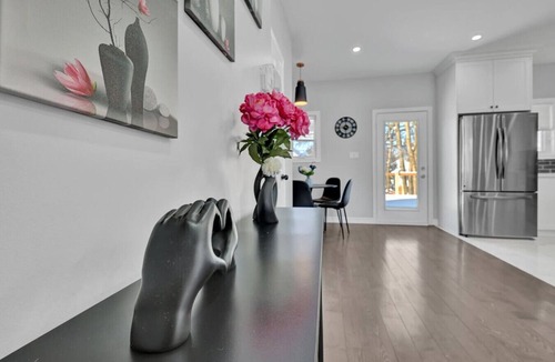 Oshawa House | Modern & Cozy 3BR Home in Oshawa