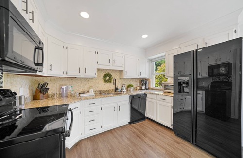 Exton House | Modern & Cozy 4 bd/3 ba WC convenience!