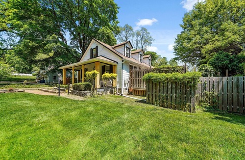 Exton House | Modern & Cozy 4 bd/3 ba WC convenience!