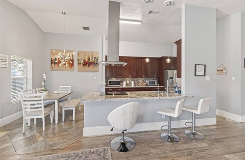 Stafford House | Modern Cozy 4BR House Stafford.Houston
