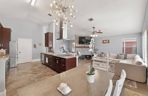 Stafford House | Modern Cozy 4BR House Stafford.Houston