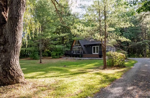 Catskill Cabin | Modern & Cozy A-Frame 2BR + Loft, Firepit & Grill