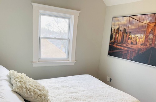 Washington Park Apartment | Modern & Cozy Apartment in Providence