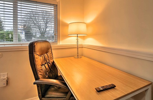 Lakeland North House | Modern & Cozy Auburn Hideaway w/ Loft