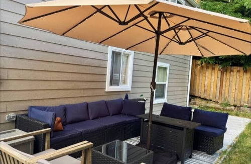 Bryn Mawr-Skyway House | Modern Cozy Bright 2BR Lower Unit w/private entry