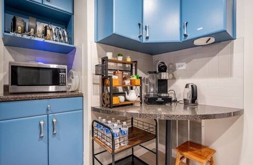 Ravenswood Apartment | Modern, Cozy & Chic 2 BR/1BA Apartment in Lincoln Square/Ravenswood, Chicago, IL