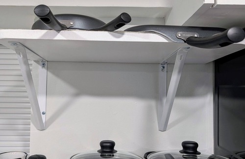 Logan Square Apartment | Modern + Cozy Chicago stay w/garage parking & 20min to downtown
