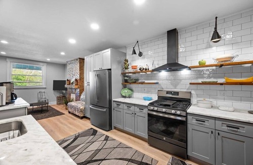 Mount Washington House | Modern & Cozy Getaway-Walk to Scenic Overlooks