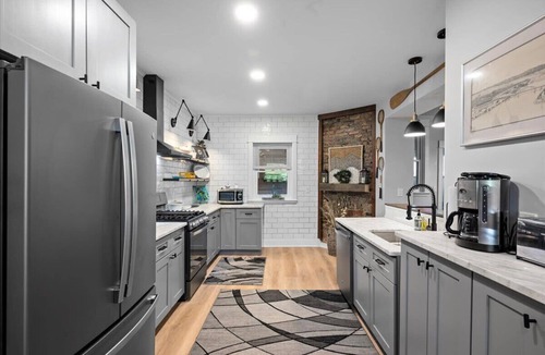 Mount Washington House | Modern & Cozy Getaway-Walk to Scenic Overlooks