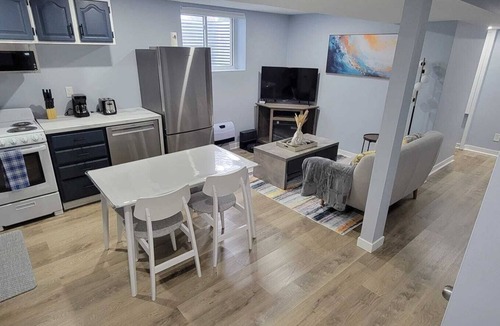Orleans Village - Chateauneuf Apartment | Modern & Cozy Hideaway