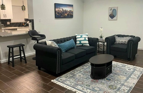 Houston House | Modern cozy home near Downtown Houston and major hospitals