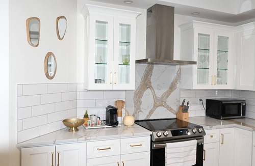 Wolcott House | Modern cozy home, pet friendly