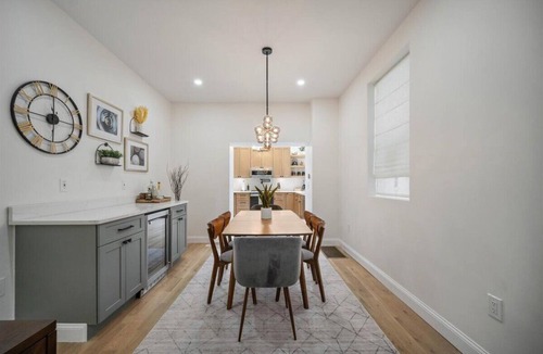 Center City House | Modern & Cozy Luxury Downtown Oasis