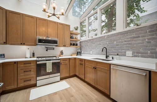 Center City House | Modern & Cozy Luxury Downtown Oasis