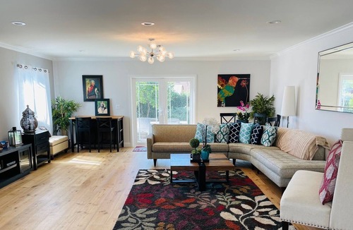 North Arroyo House | Modern & cozy, near Rosebowl, remodeled 2 bed, 1 bath, pets welcome.