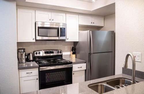 Bridle Trails House | Modern Cozy next to Microsoft, Queen Bed, Parking